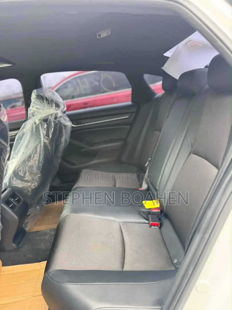 Honda Accord Sport (2.0L 4cyl Turbo 10A) 2019 White