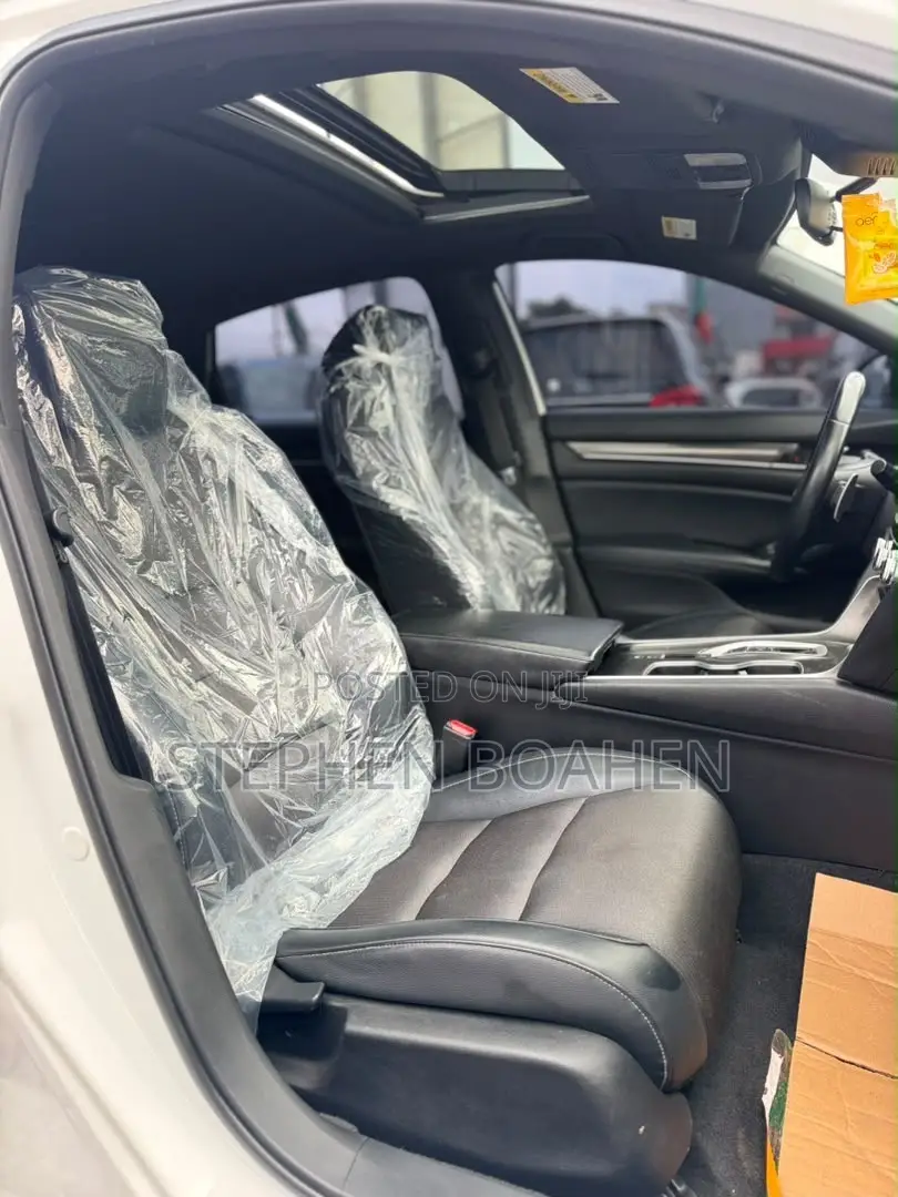 Honda Accord Sport (2.0L 4cyl Turbo 10A) 2019 White