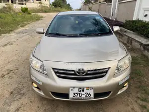Toyota Corolla LE 4dr Sedan (1.8L 4cyl 4A) 2011 Gold