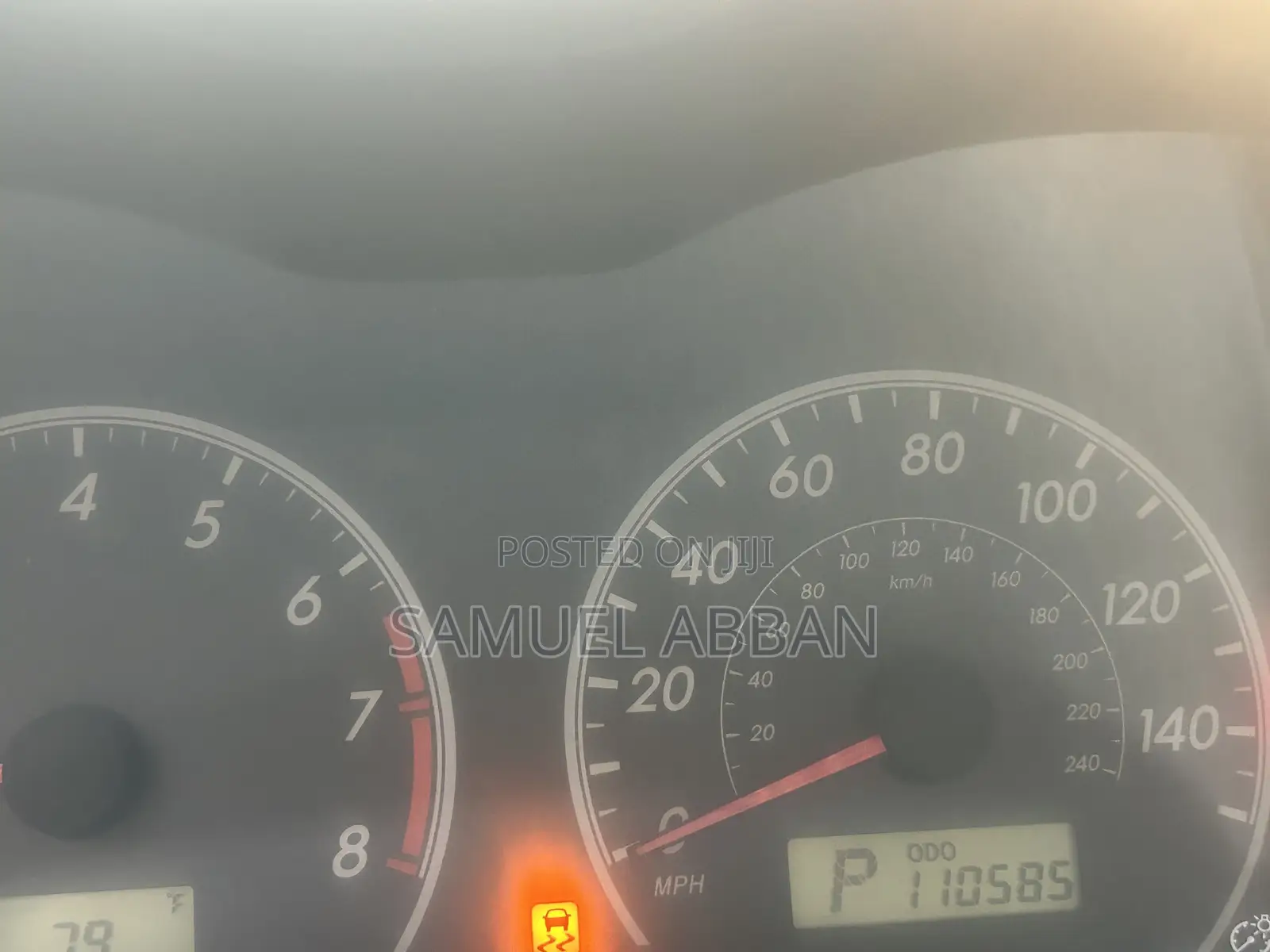 Toyota Corolla LE 4dr Sedan (1.8L 4cyl 4A) 2013 Silver