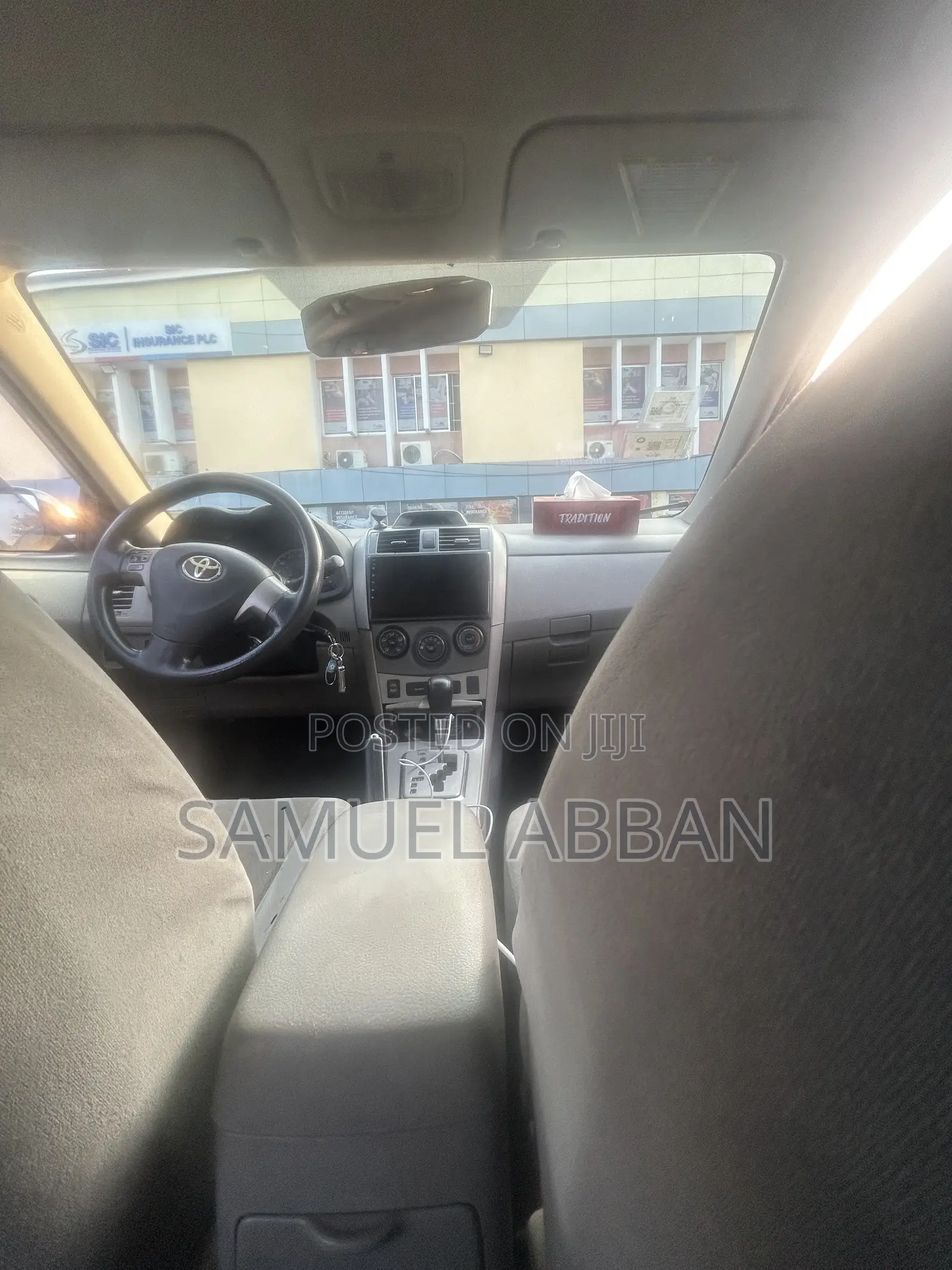 Toyota Corolla LE 4dr Sedan (1.8L 4cyl 4A) 2013 Silver