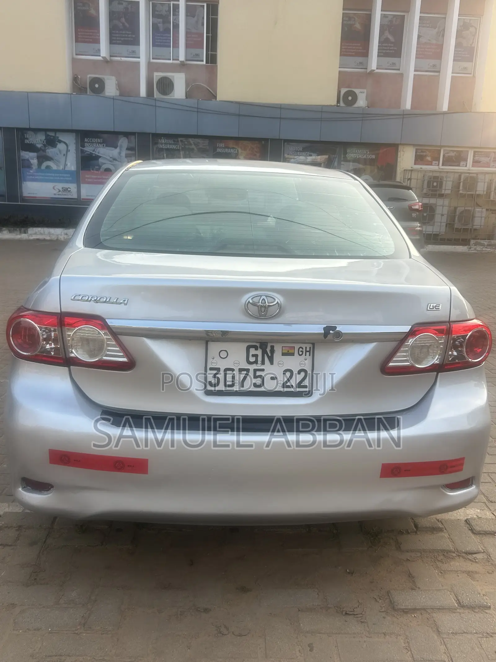 Toyota Corolla LE 4dr Sedan (1.8L 4cyl 4A) 2013 Silver