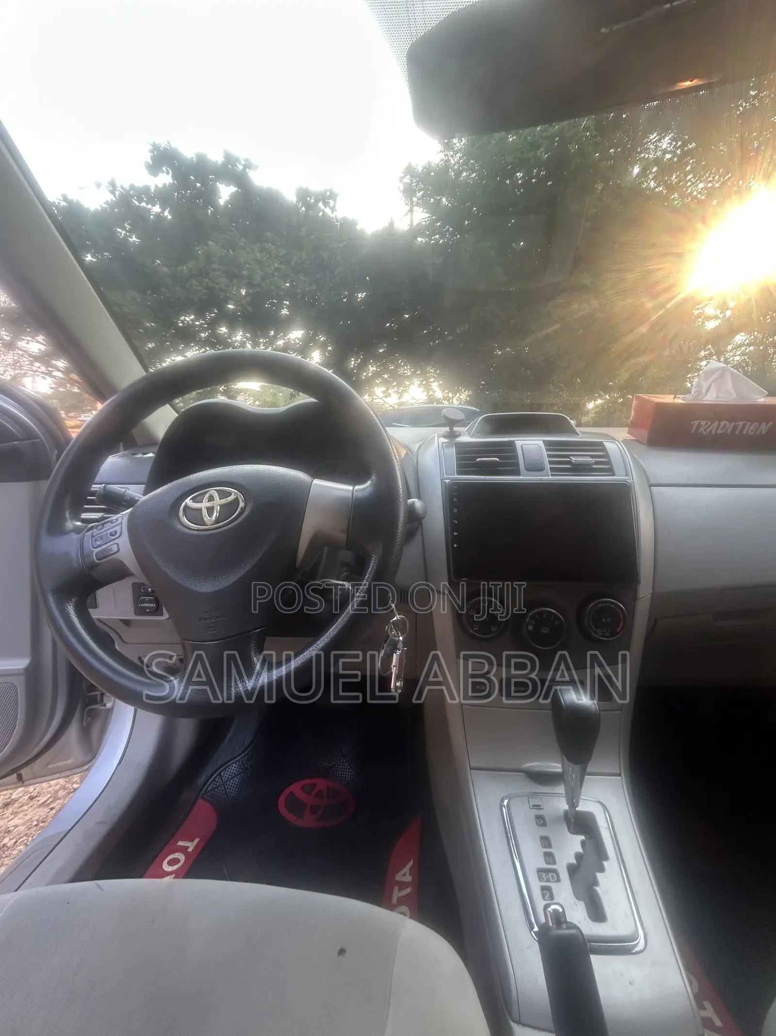 Toyota Corolla LE 4dr Sedan (1.8L 4cyl 4A) 2013 Silver