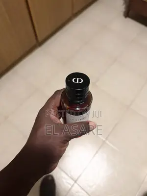 Christian Dior (Oud Ispahan )Perfume