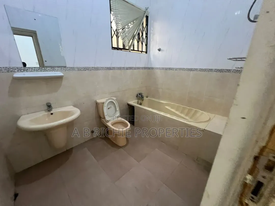 8bdrm Mansion in Ab Richie Properties, Tseaddo for rent