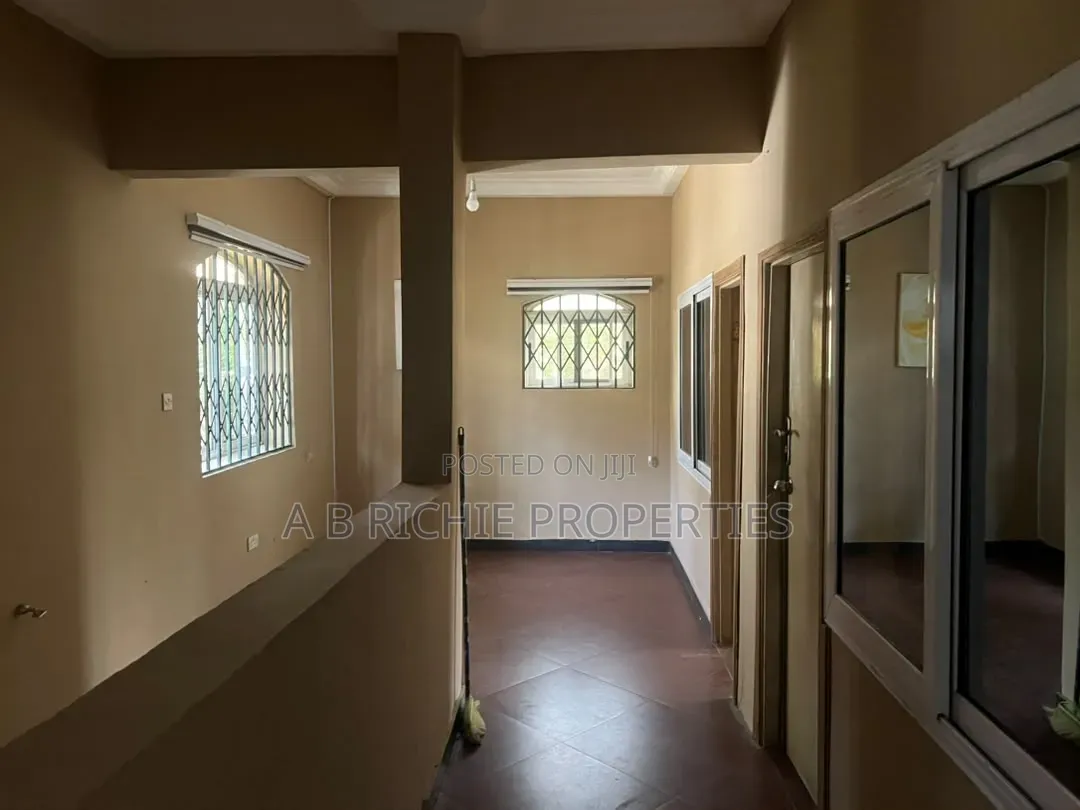 8bdrm Mansion in Ab Richie Properties, Tseaddo for rent