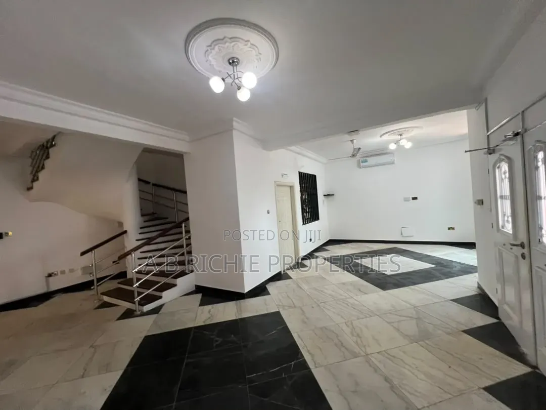 8bdrm Mansion in Ab Richie Properties, Tseaddo for rent