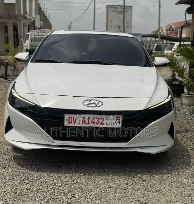 Hyundai Elantra Limited 2021 White