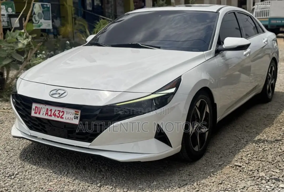 Hyundai Elantra Limited 2021 White