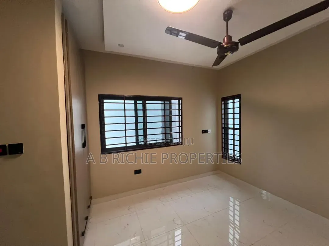 4bdrm House in Ab Richie Properties, Baatsona Total for sale