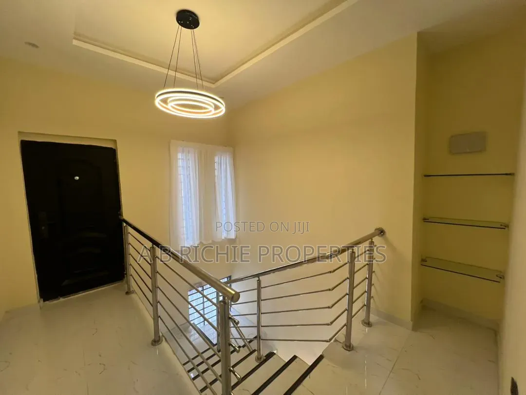 4bdrm House in Ab Richie Properties, Baatsona Total for sale