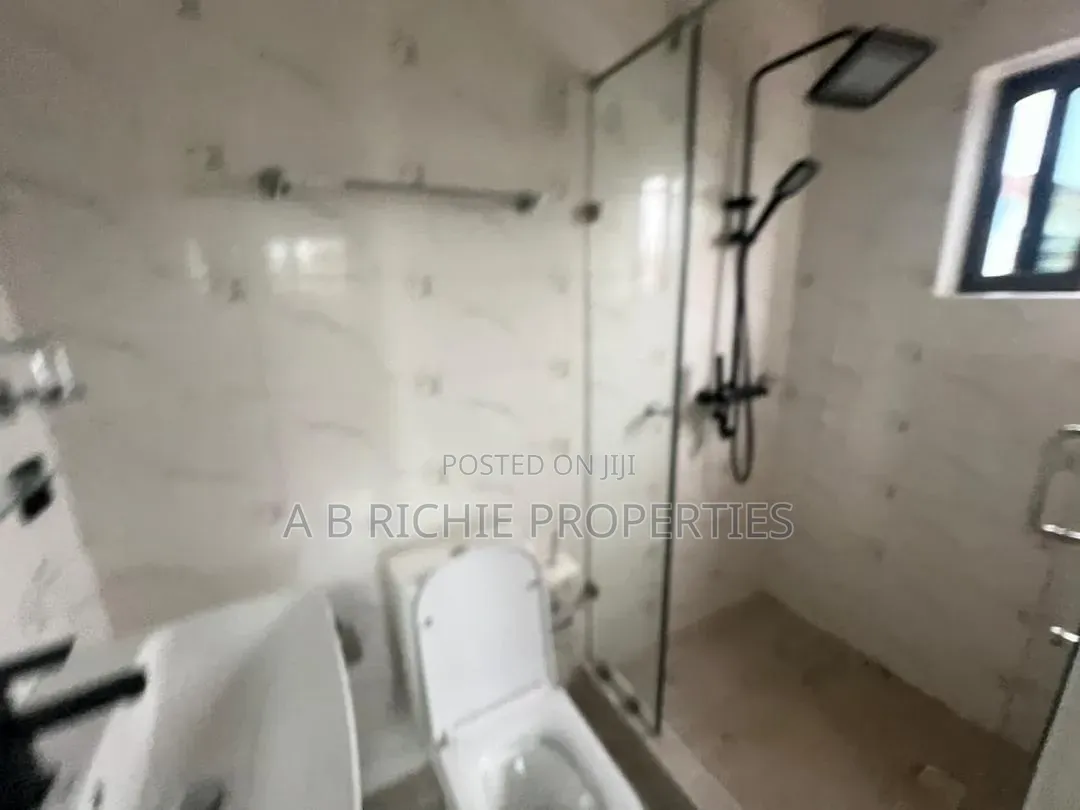 4bdrm House in Ab Richie Properties, Baatsona Total for sale