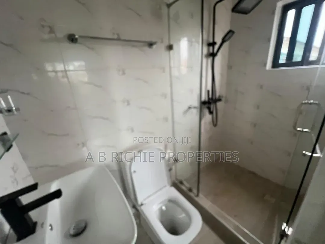 4bdrm House in Ab Richie Properties, Baatsona Total for sale
