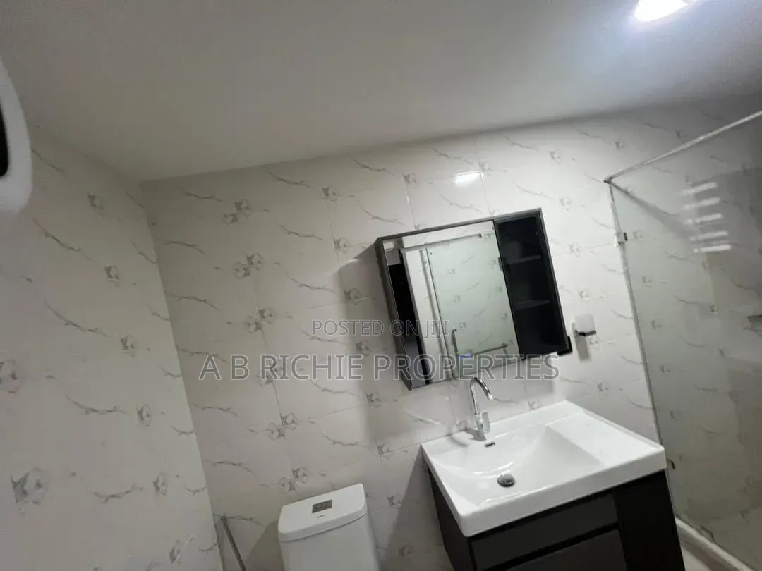 4bdrm House in Ab Richie Properties, Baatsona Total for sale