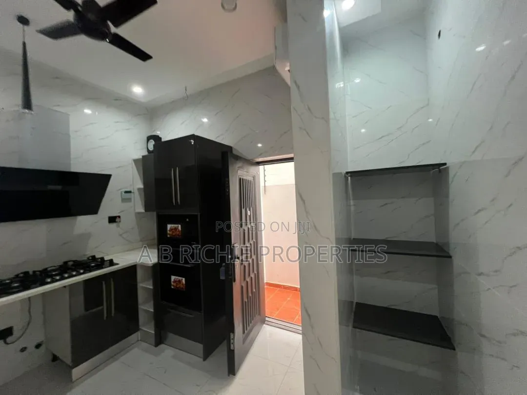 4bdrm House in Ab Richie Properties, Baatsona Total for sale