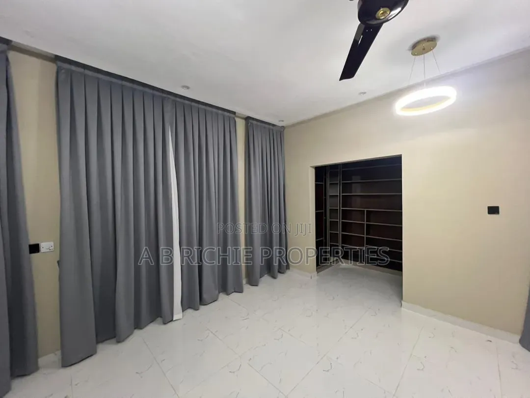4bdrm House in Ab Richie Properties, Baatsona Total for sale