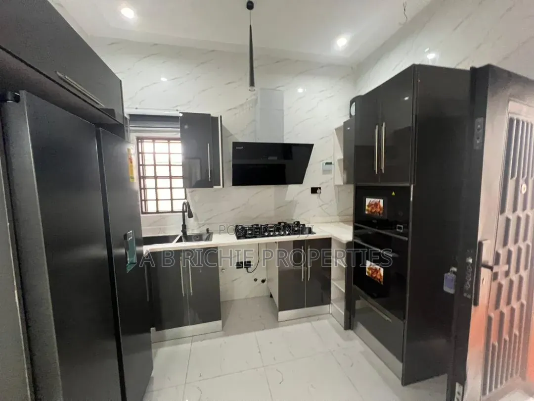 4bdrm House in Ab Richie Properties, Baatsona Total for sale