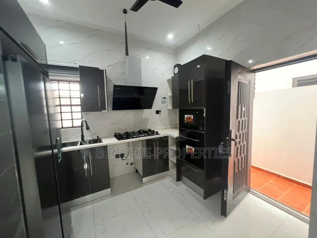 4bdrm House in Ab Richie Properties, Baatsona Total for sale
