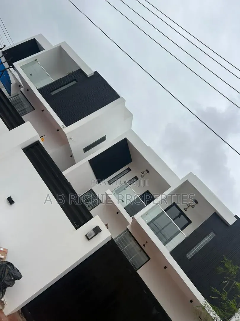 4bdrm House in Ab Richie Properties, Baatsona Total for sale