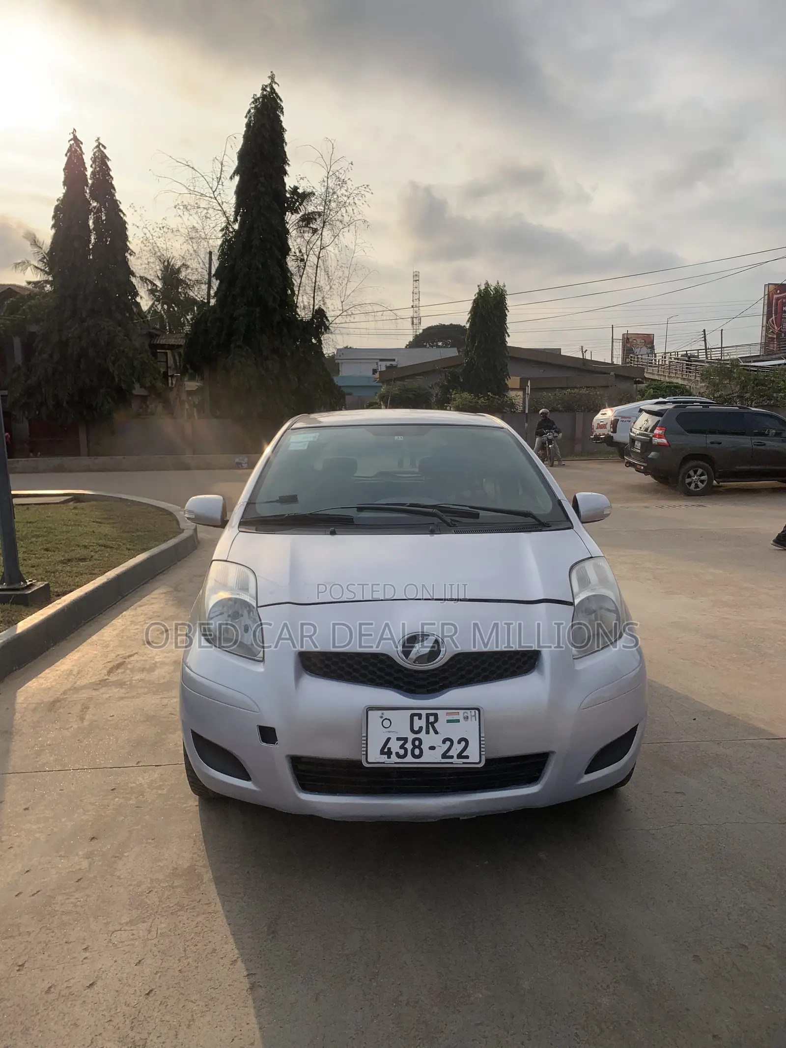 Toyota Vitz 2010 Gray
