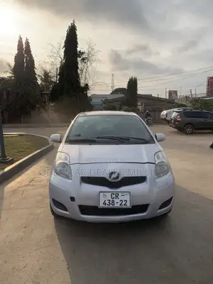 Toyota Vitz 2010 Gray