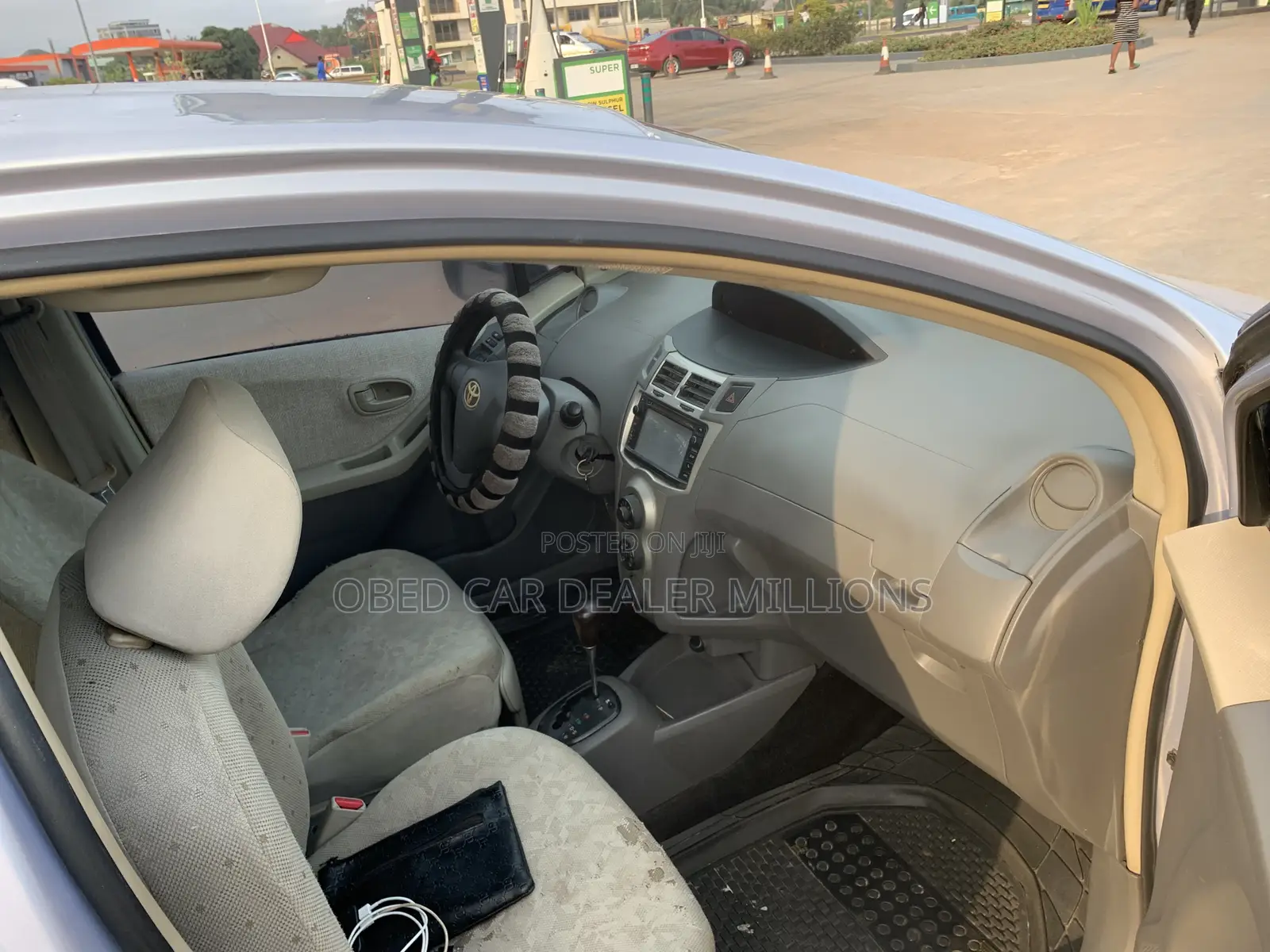 Toyota Vitz 2010 Gray