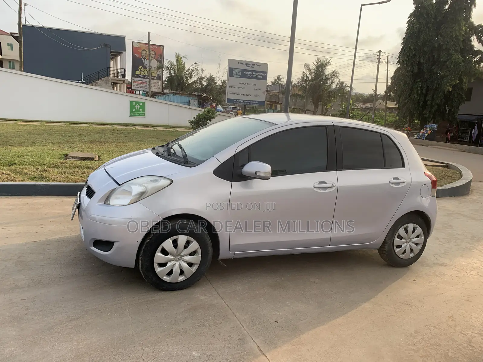 Toyota Vitz 2010 Gray
