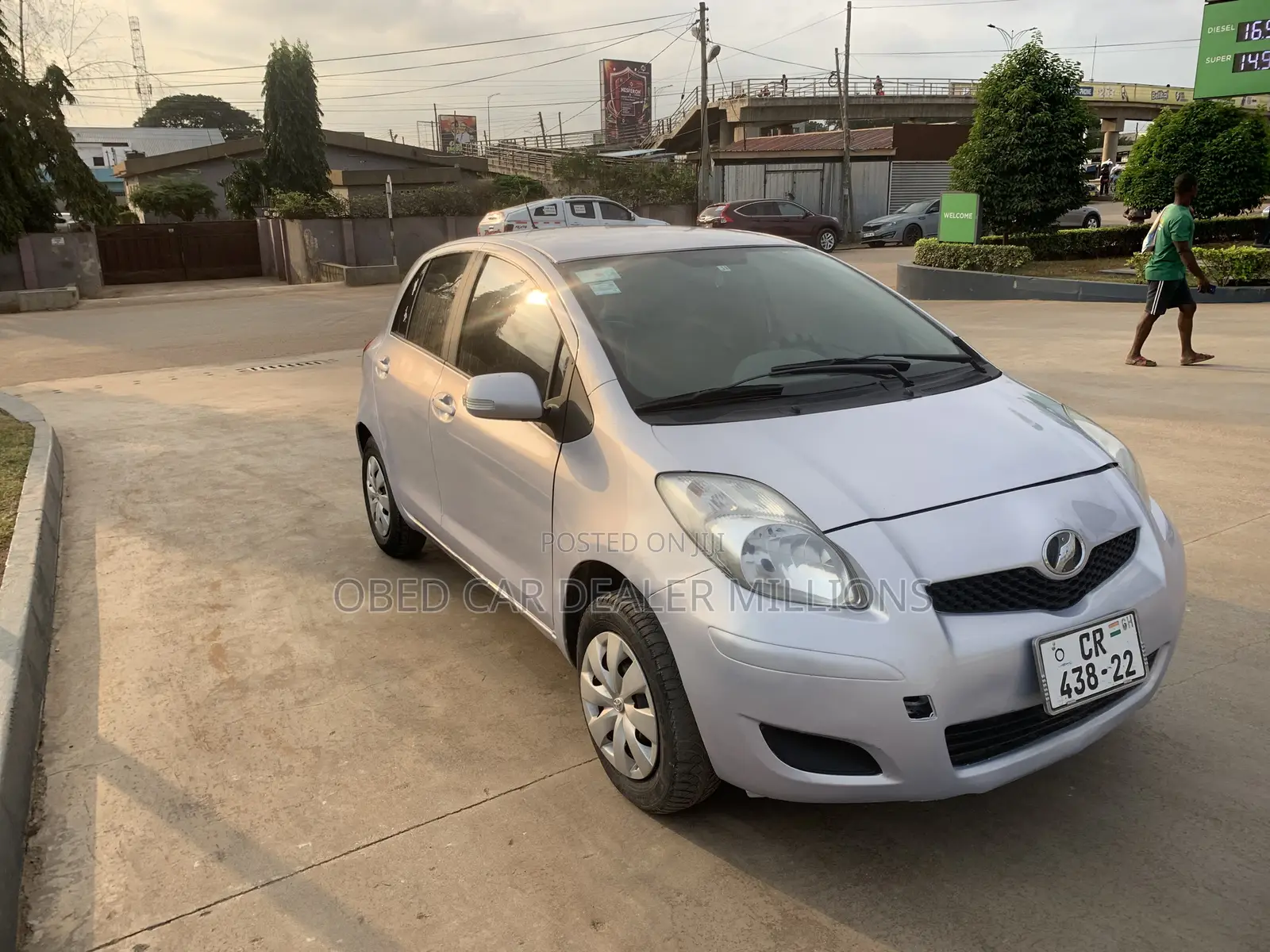 Toyota Vitz 2010 Gray