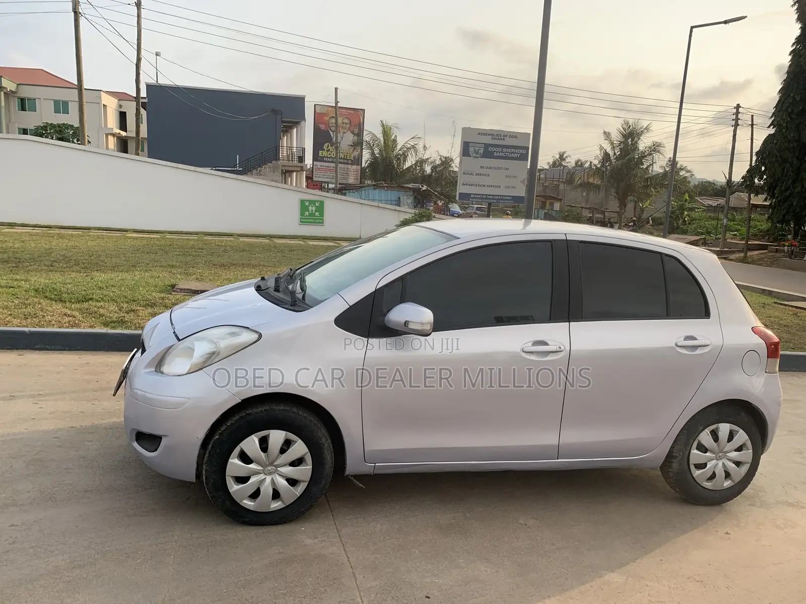 Toyota Vitz 2010 Gray