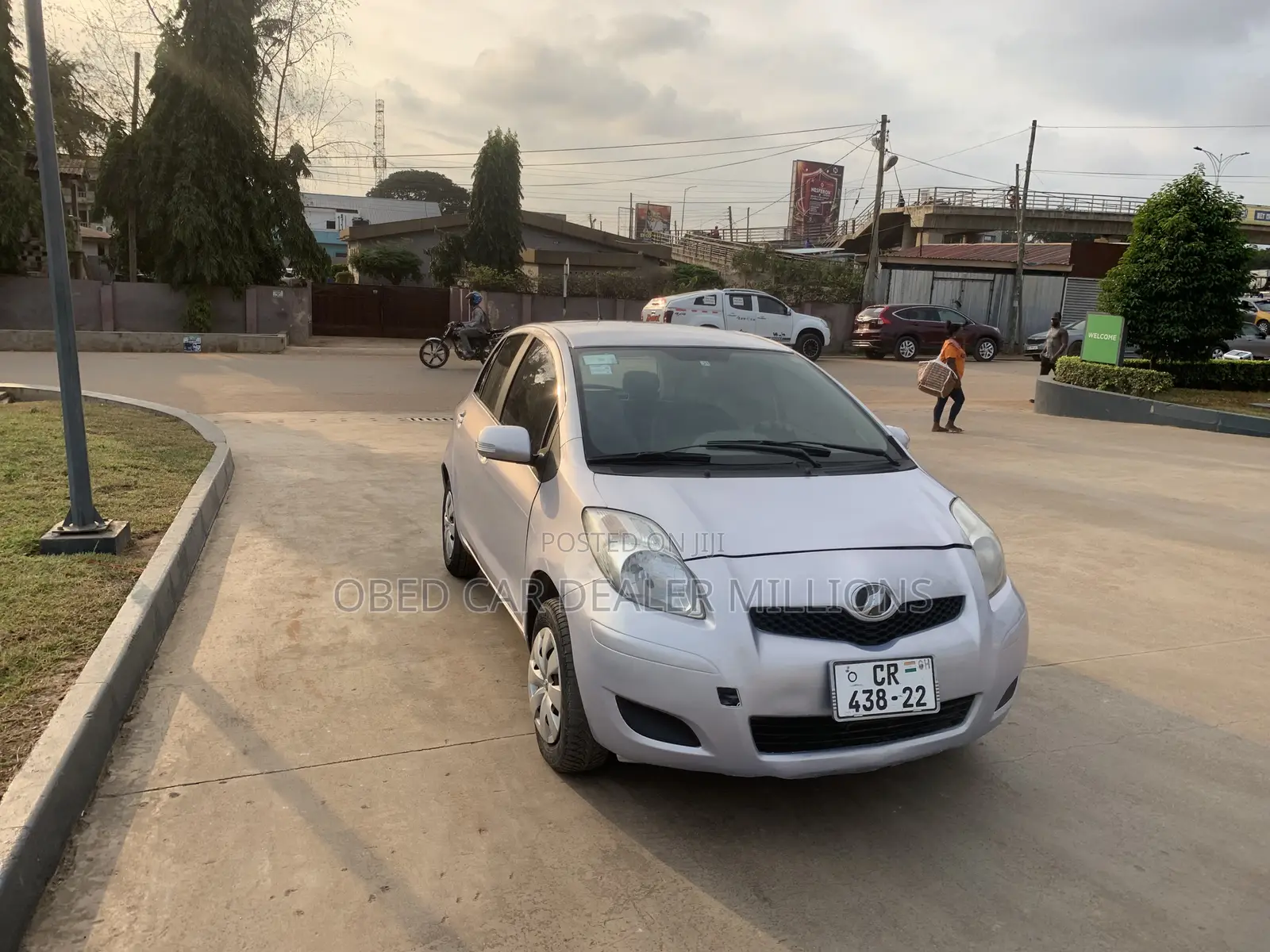 Toyota Vitz 2010 Gray