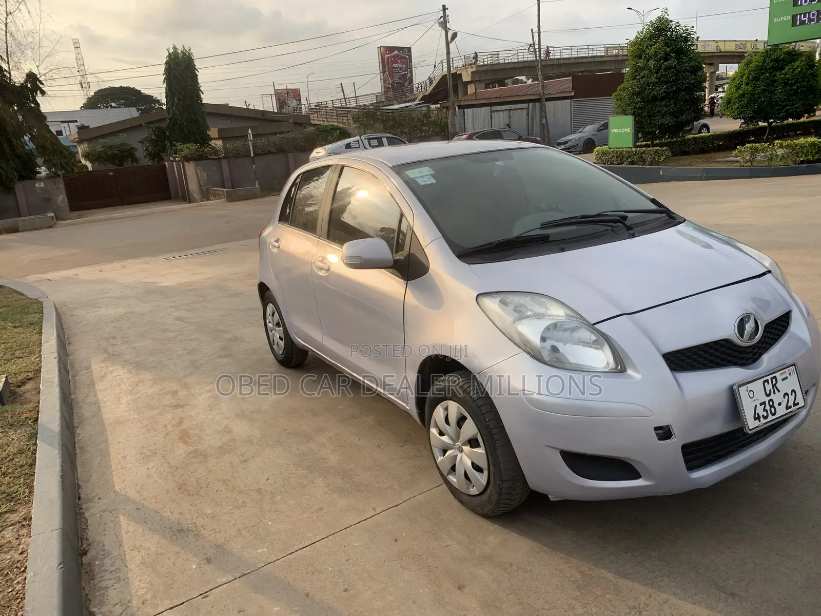Toyota Vitz 2010 Gray
