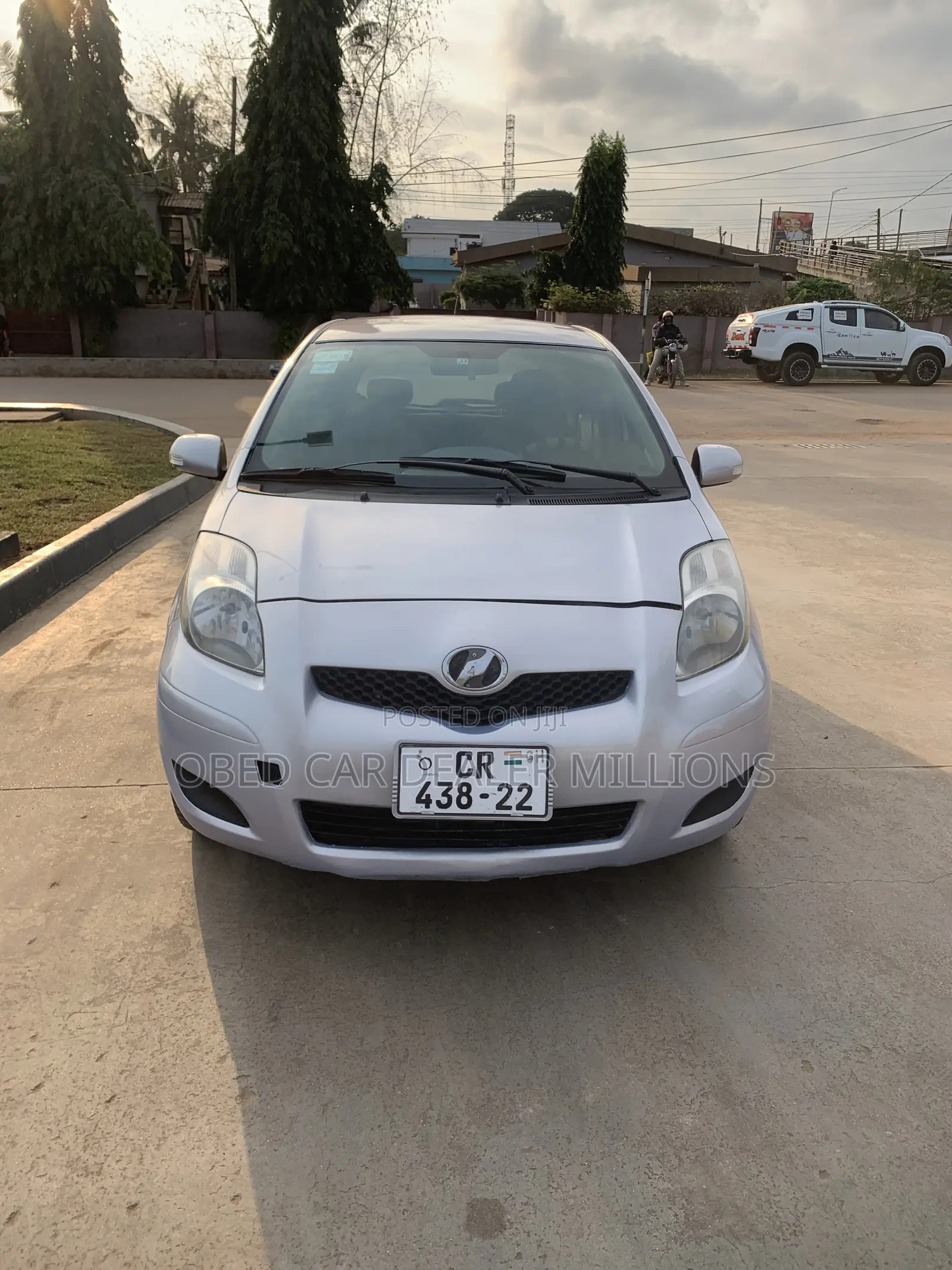 Toyota Vitz 2010 Gray