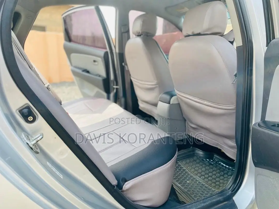 Hyundai Elantra 2008 Silver