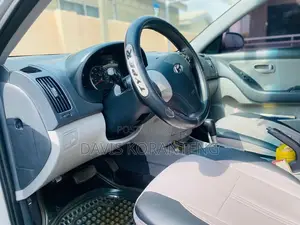 Hyundai Elantra 2008 Silver