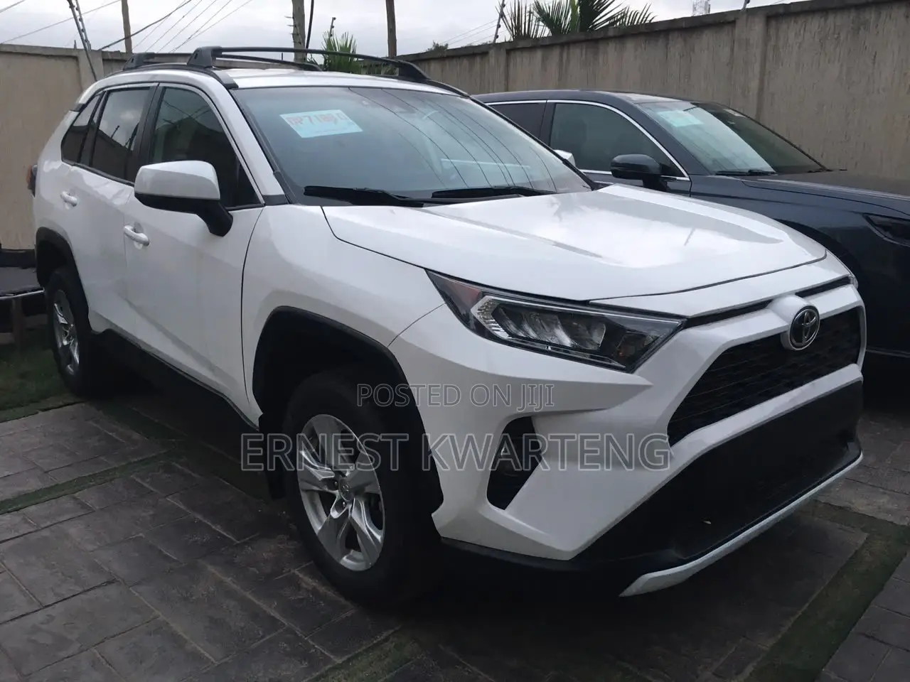 Toyota RAV4 LE 2021 White