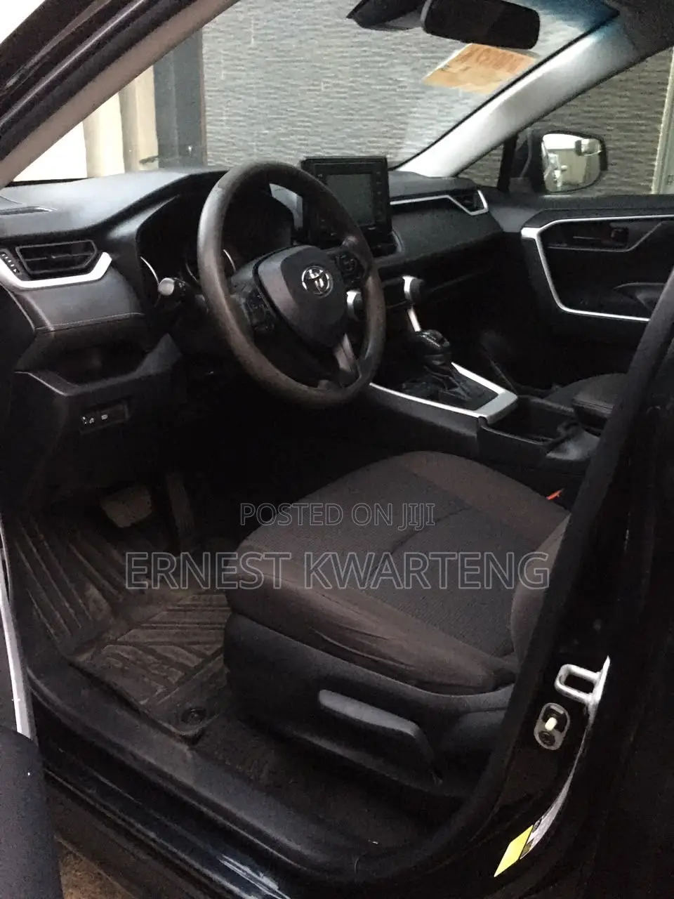 Toyota RAV4 LE 2021 White