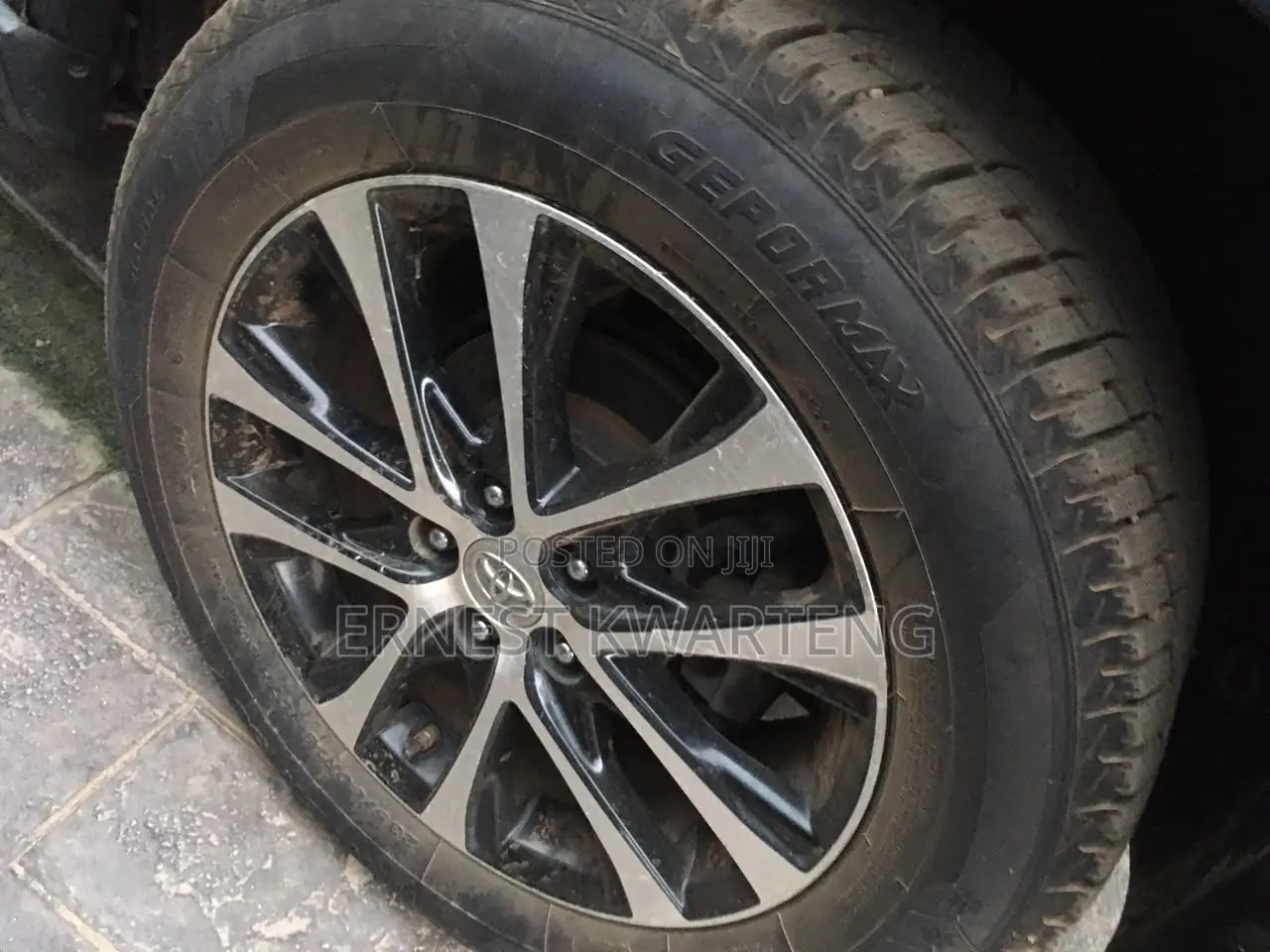 Toyota RAV4 LE 2021 White