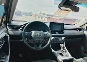 Toyota RAV4 LE 2022 Black