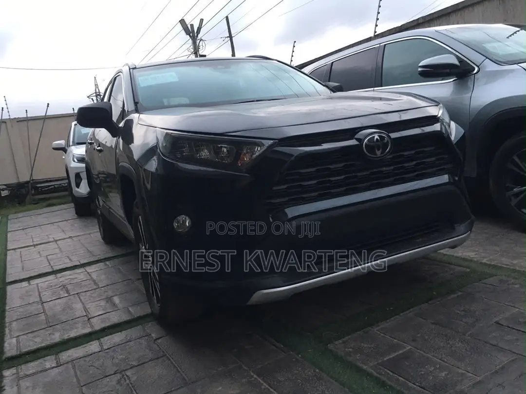 Toyota RAV4 LE 2022 Black