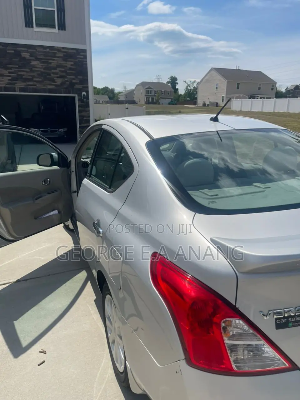 Nissan Versa 1.6 SV 4dr Sedan (1.6L 4cyl CVT) 2014 Silver