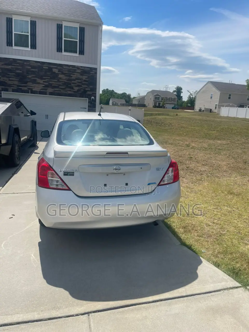 Nissan Versa 1.6 SV 4dr Sedan (1.6L 4cyl CVT) 2014 Silver