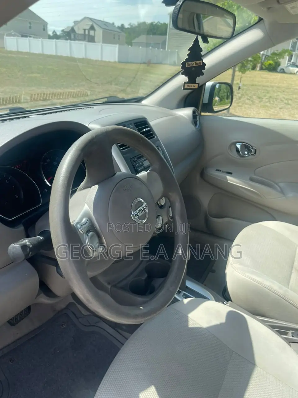 Nissan Versa 1.6 SV 4dr Sedan (1.6L 4cyl CVT) 2014 Silver