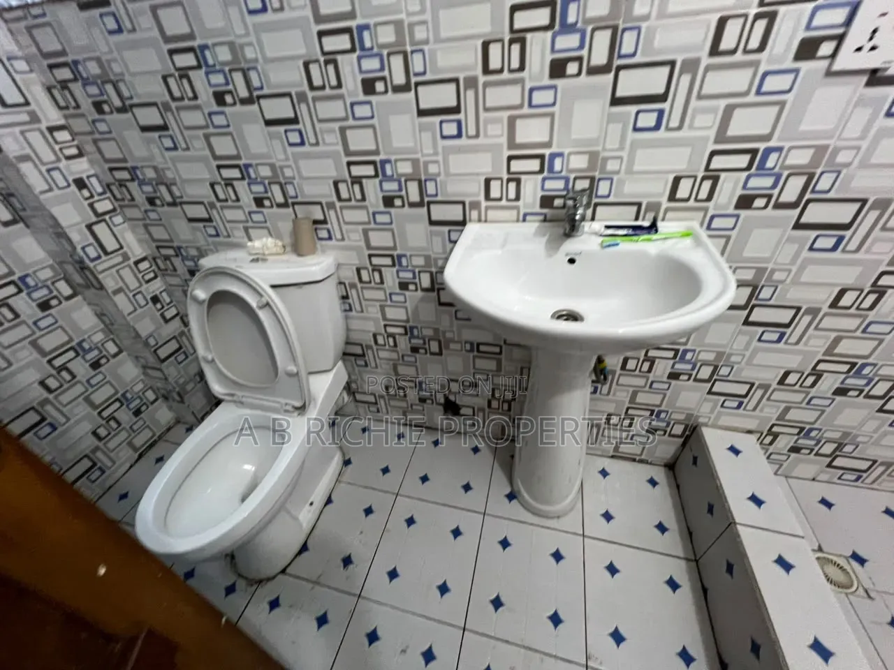 2bdrm Apartment in Ab Richie Properties, Tseaddo for rent