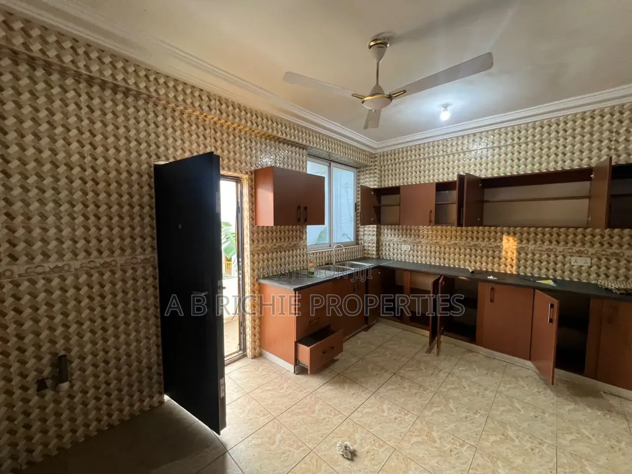 2bdrm Apartment in Ab Richie Properties, Tseaddo for rent