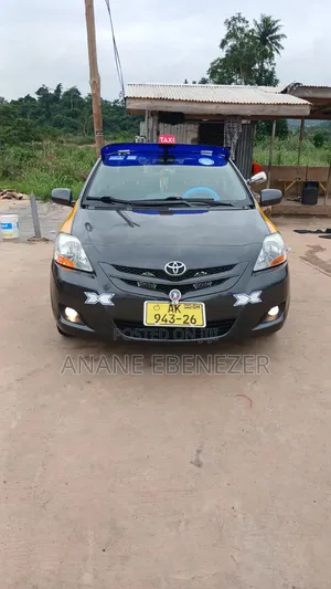 Toyota Yaris 2010 Gray