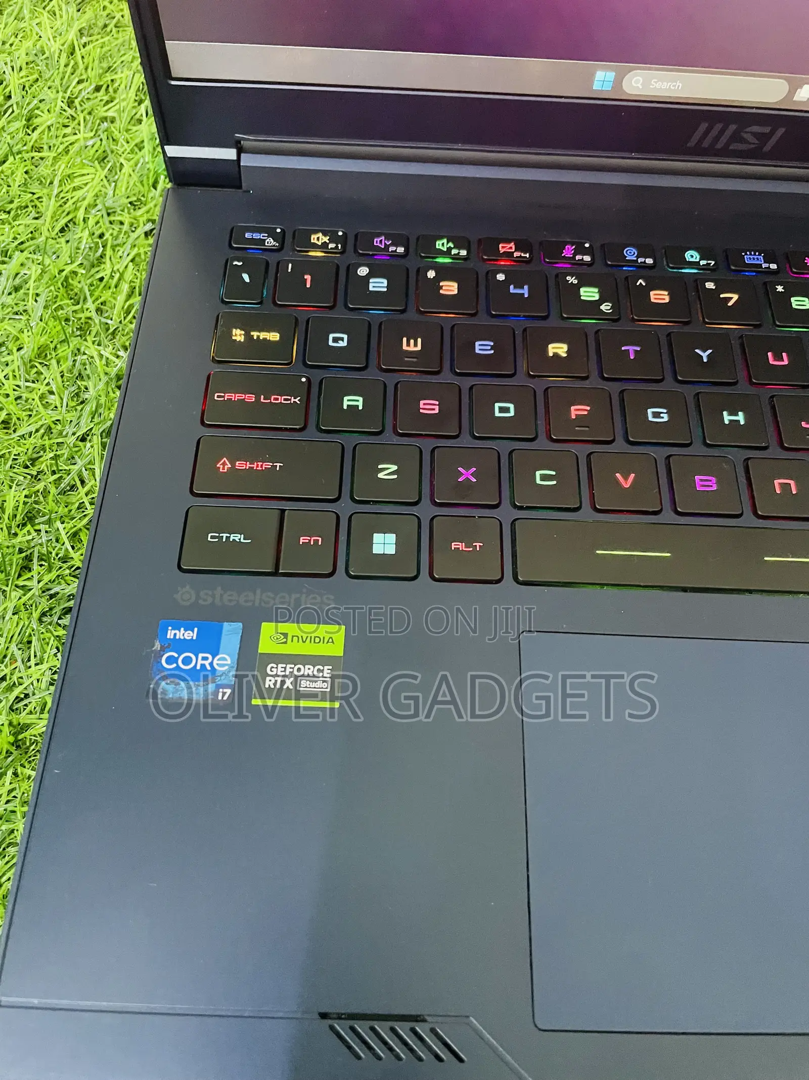 Laptop MSI Stealth 14 Studio A13VF 16GB Intel Core i7 SSD 512GB