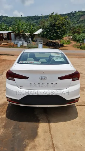 Hyundai Elantra SE 2019 White