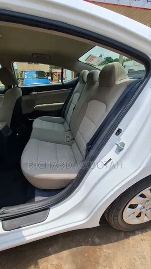 Hyundai Elantra SE 2019 White