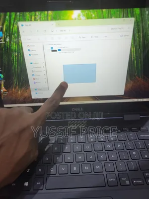Laptop Dell Latitude 3390 2-in-1 8GB Intel Core i5 SSD 256GB