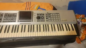 Roland Fantom X7